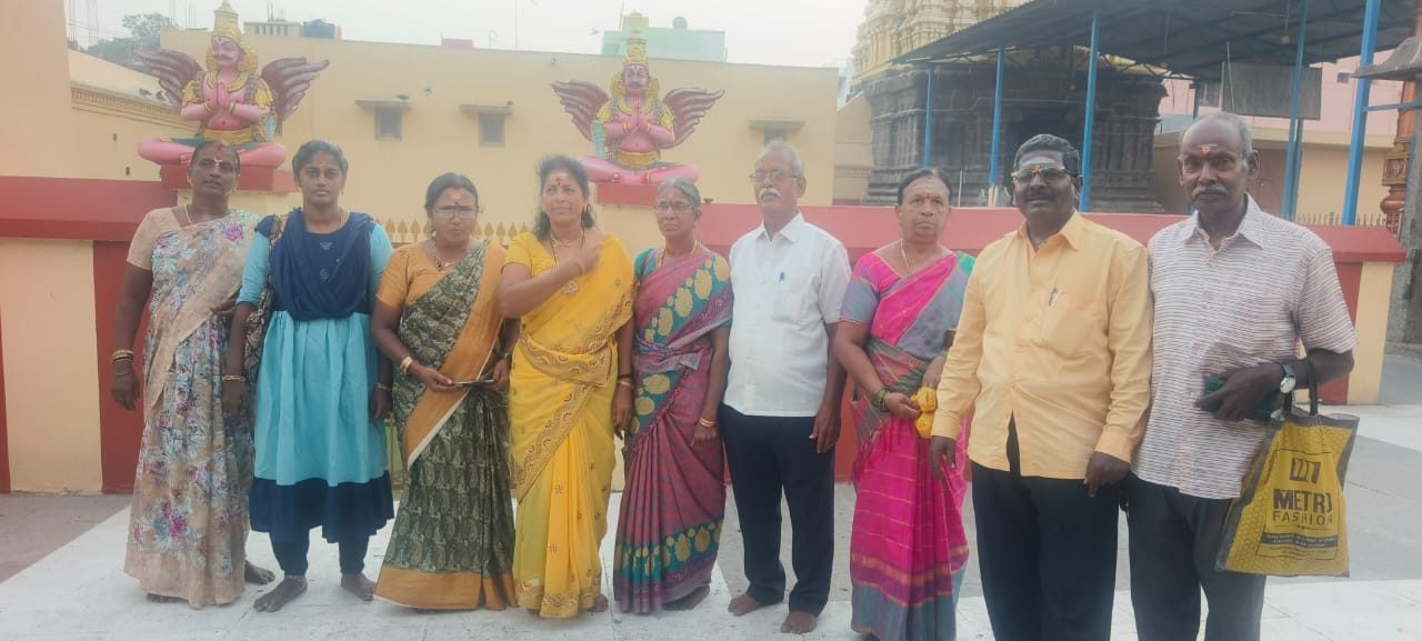 TKM pilgrims at a temple